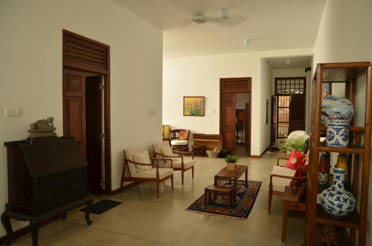 Sayura House Hotel Kolombo Bagian luar foto