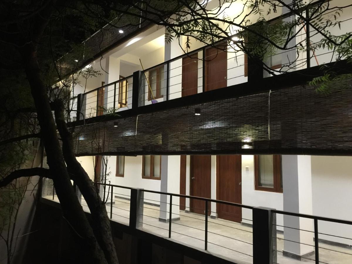 Sayura House Hotel Kolombo Bagian luar foto