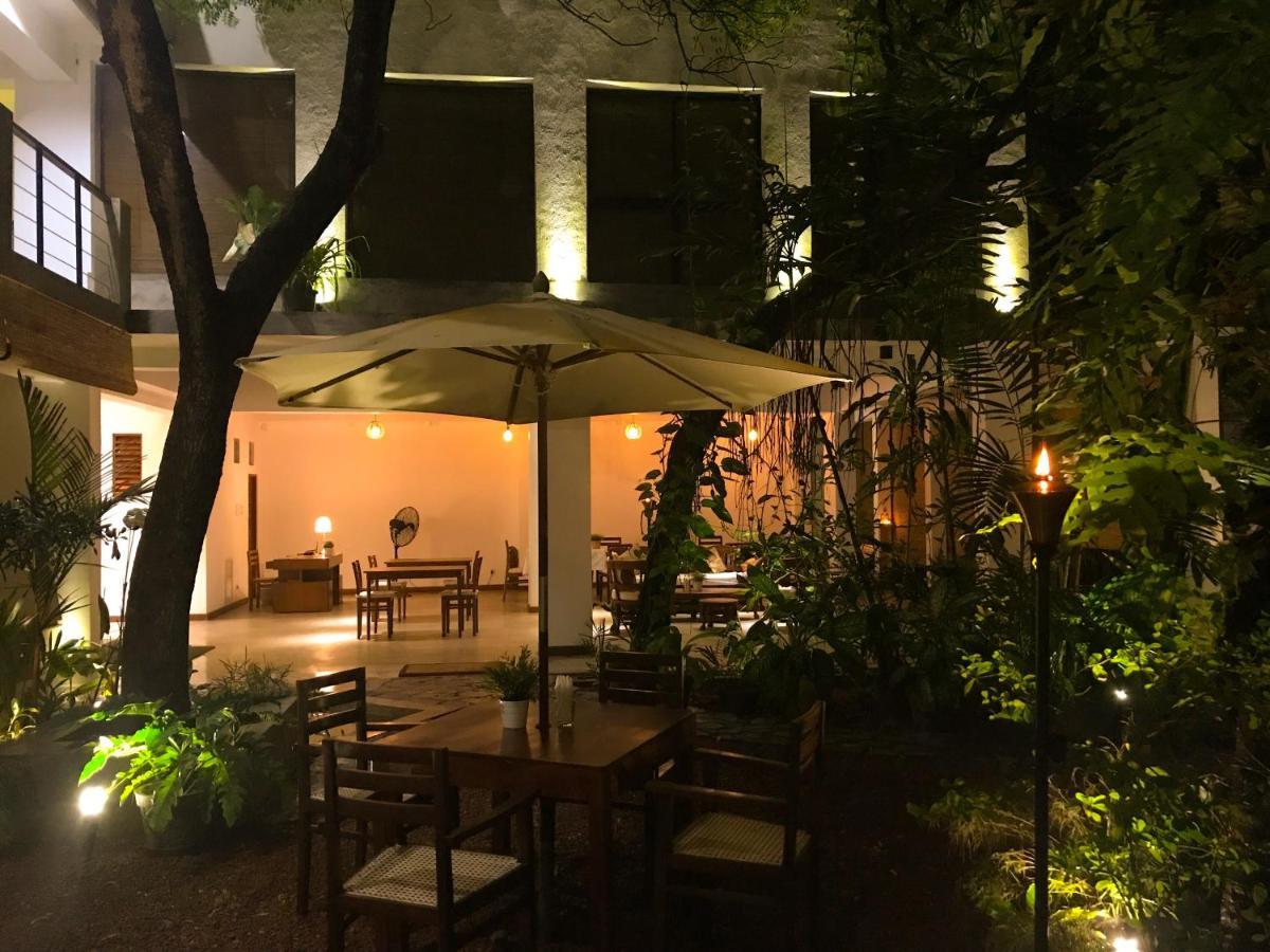 Sayura House Hotel Kolombo Bagian luar foto