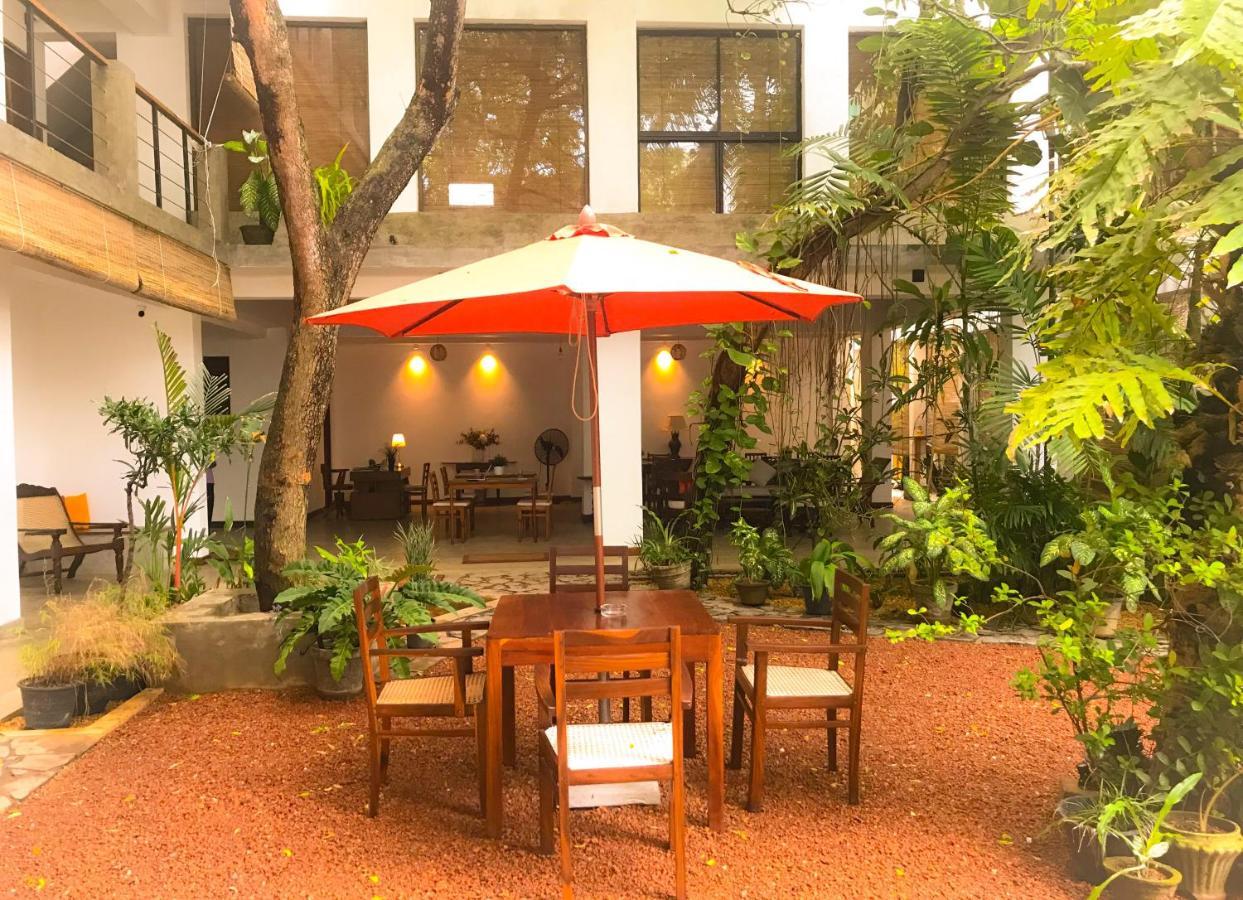 Sayura House Hotel Kolombo Bagian luar foto