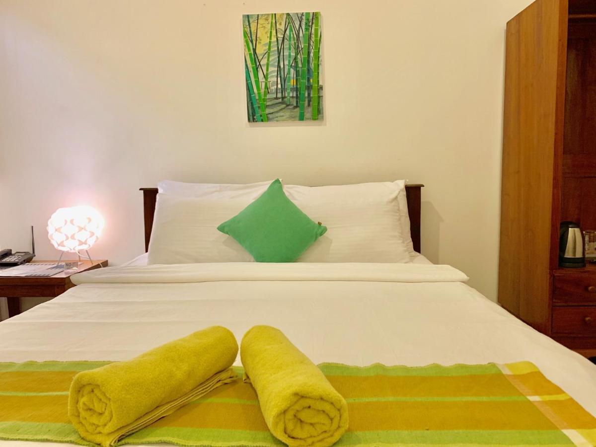 Sayura House Hotel Kolombo Bagian luar foto