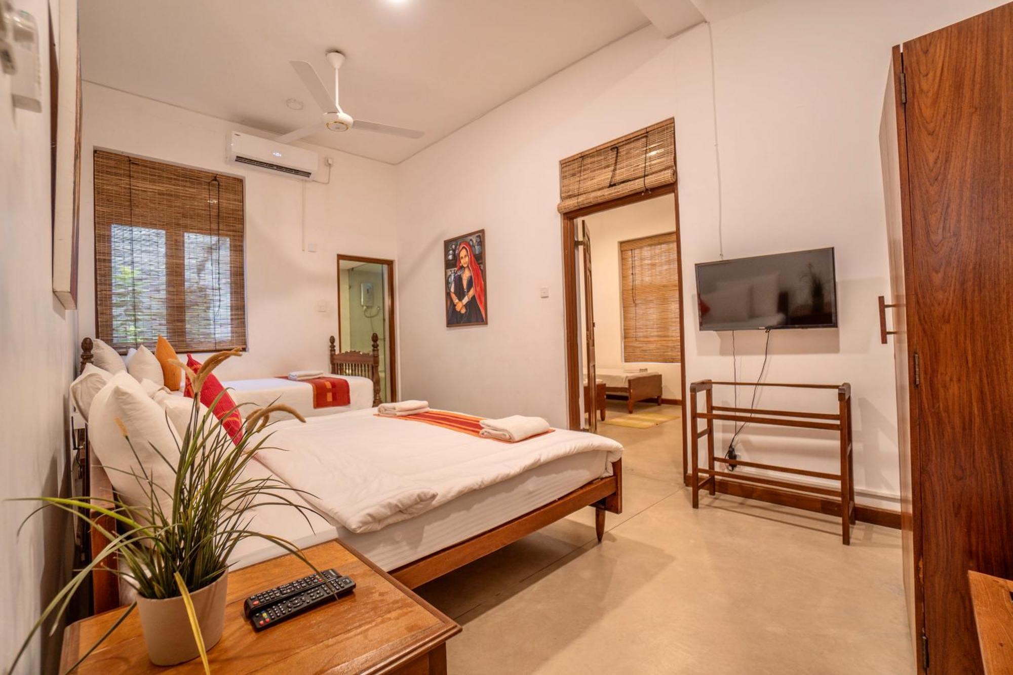 Sayura House Hotel Kolombo Bagian luar foto