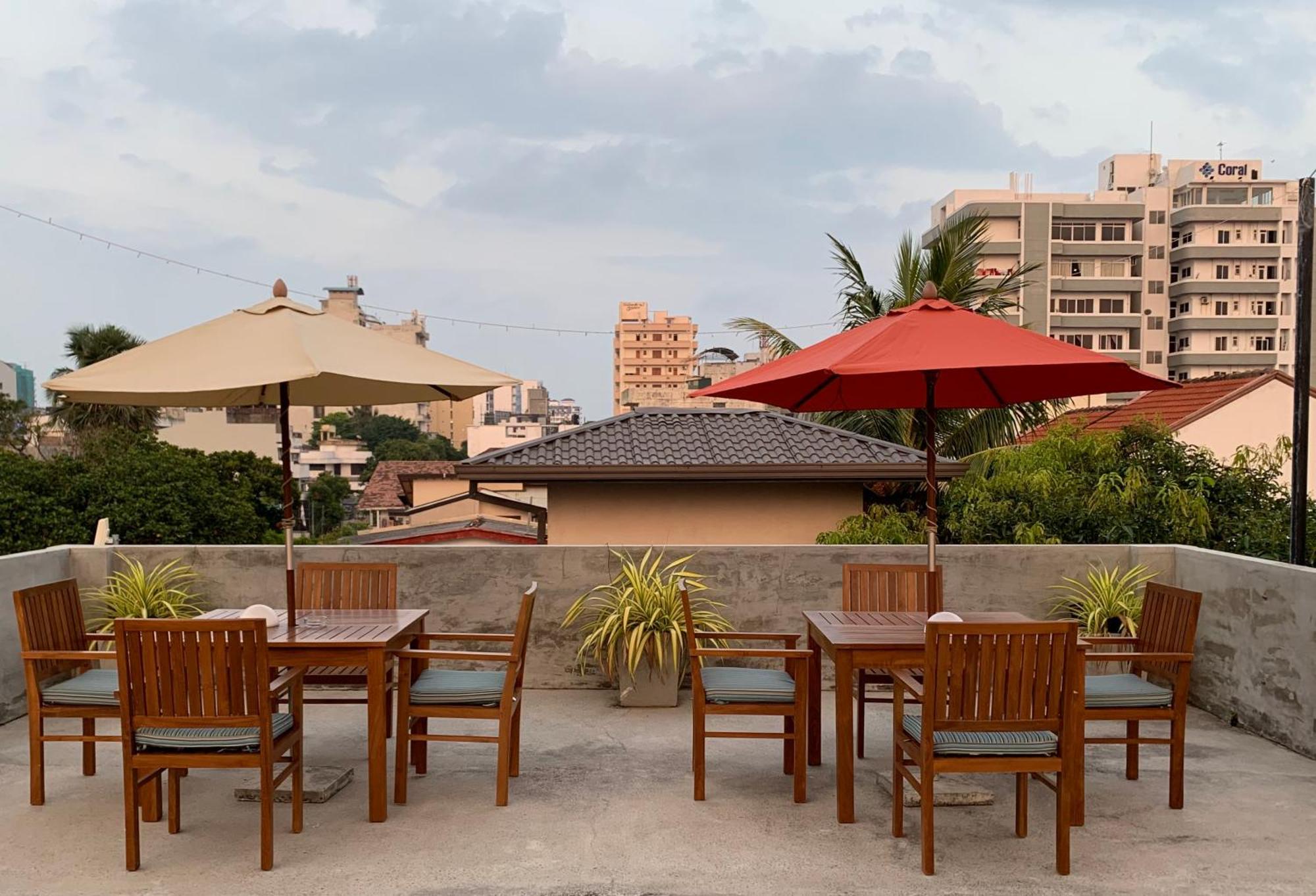 Sayura House Hotel Kolombo Bagian luar foto