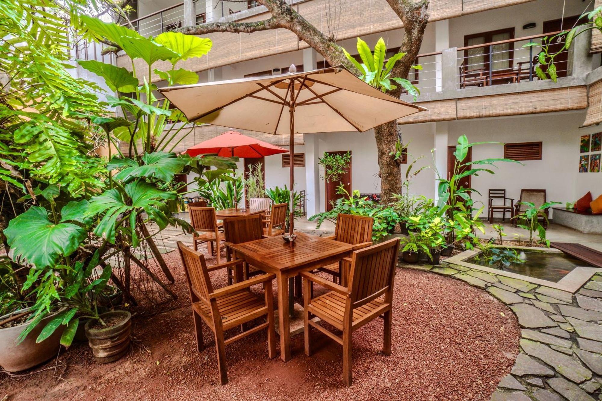 Sayura House Hotel Kolombo Bagian luar foto