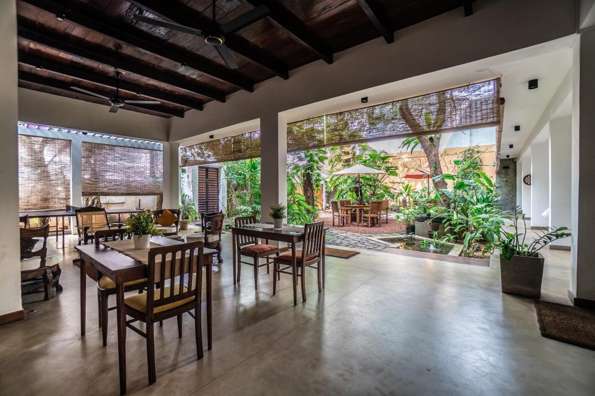 Sayura House Hotel Kolombo Bagian luar foto