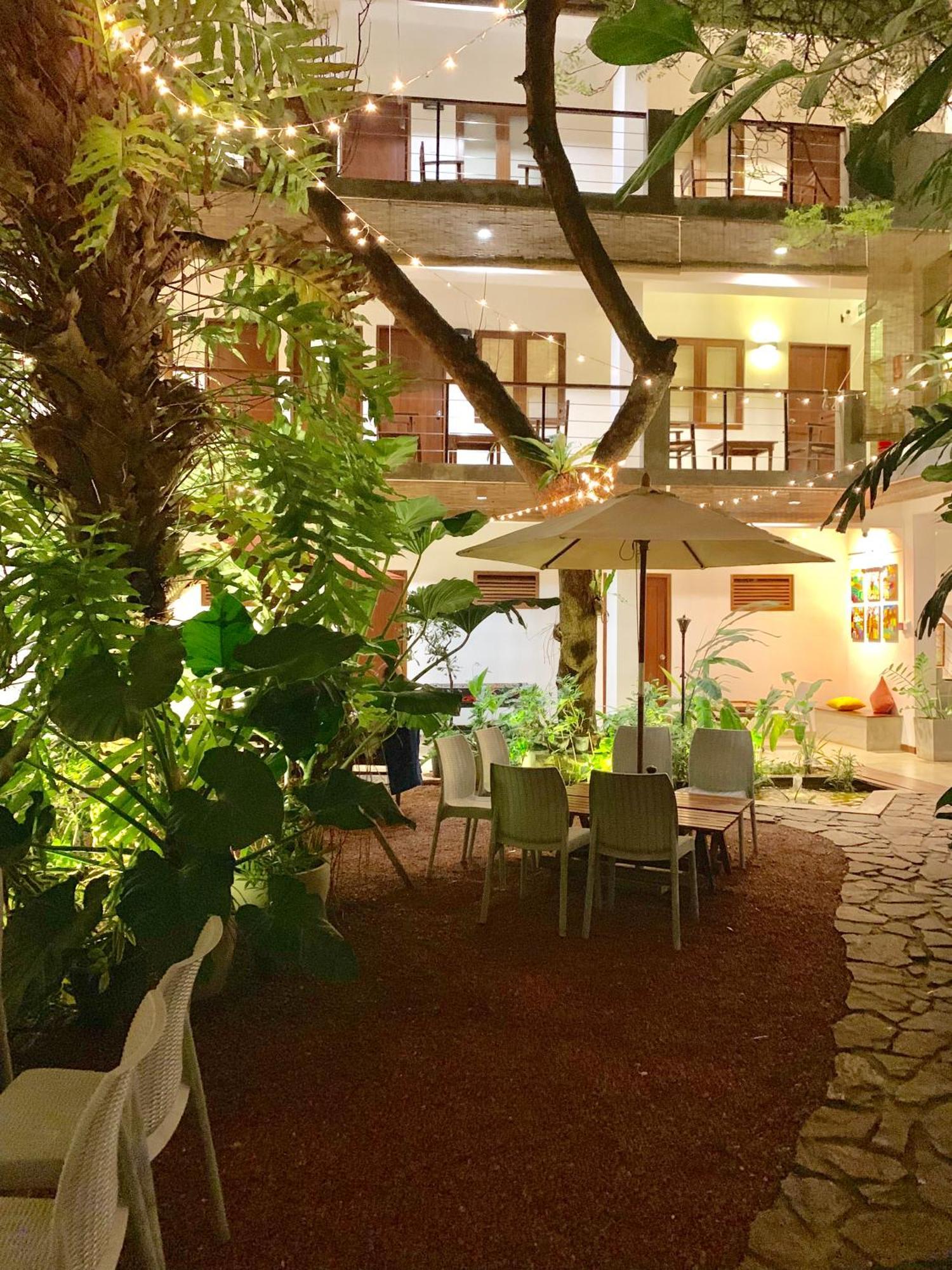 Sayura House Hotel Kolombo Bagian luar foto