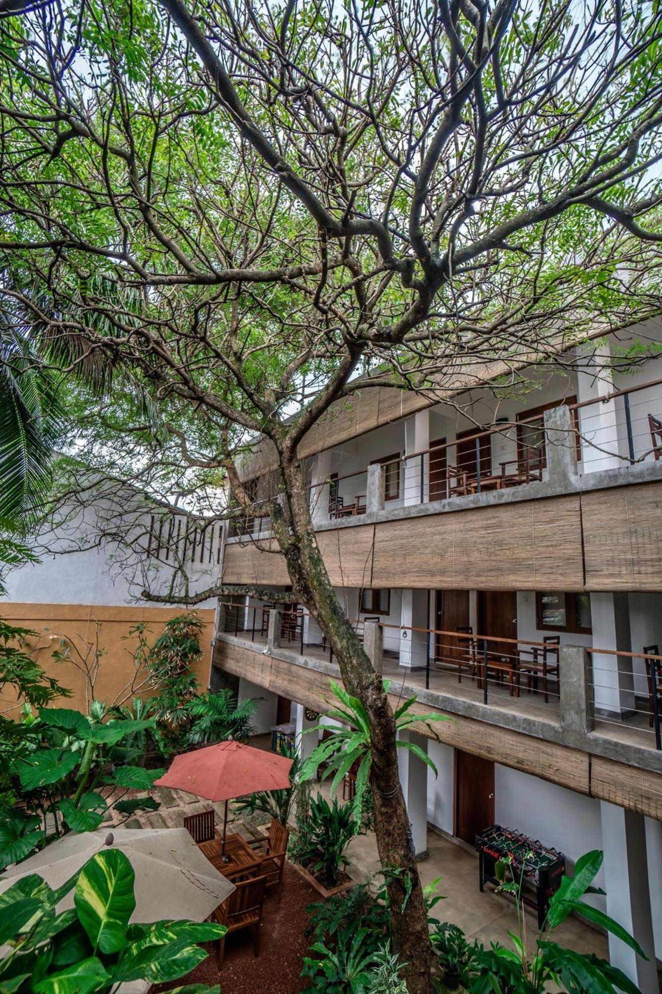 Sayura House Hotel Kolombo Bagian luar foto